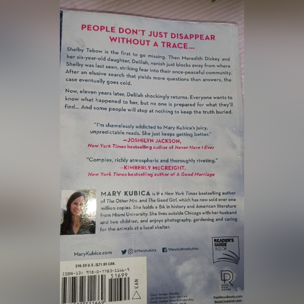 Colleen Hoover and Mystery Book Set - Picture 4 of 6